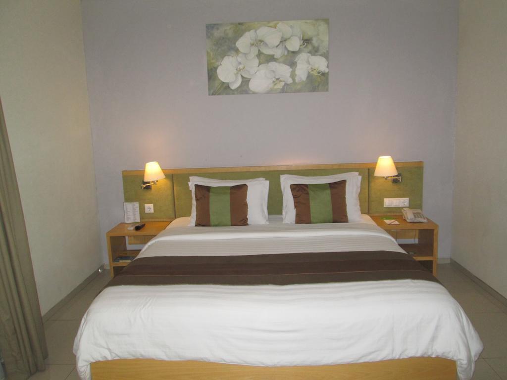 Hotel Anggrek Gandasari Бандунг Екстер'єр фото