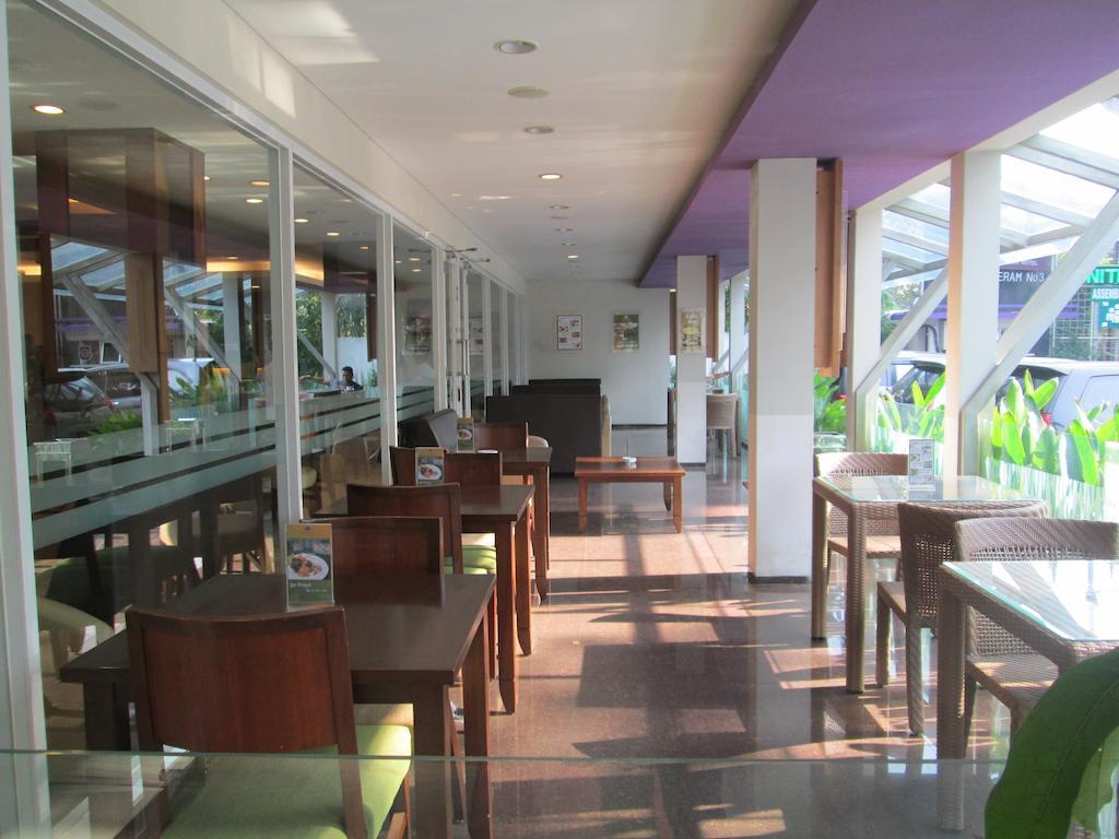 Hotel Anggrek Gandasari Бандунг Екстер'єр фото